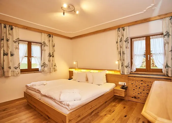 호텔 Naturhotel Reissenlehen 4*